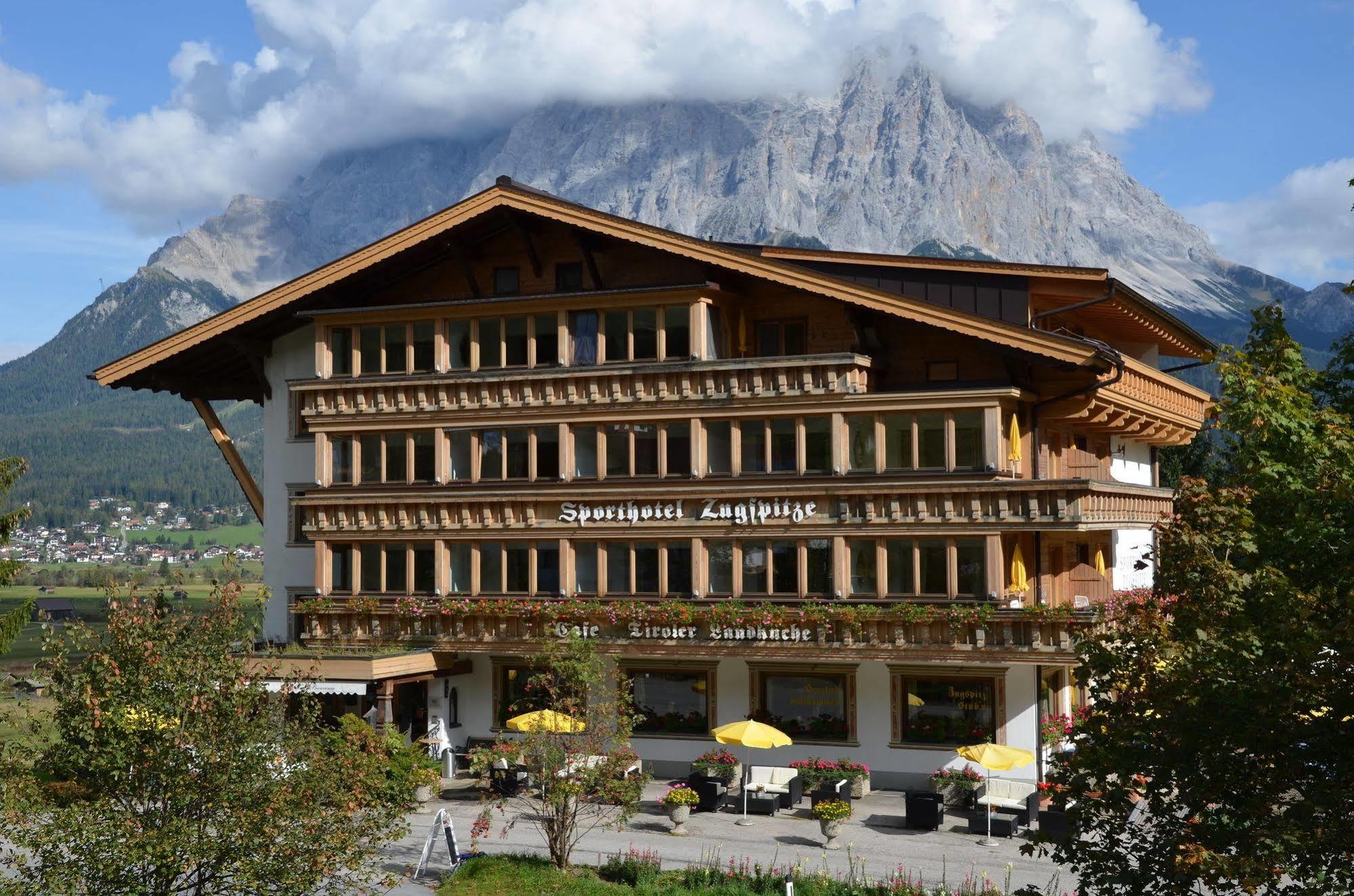 Sporthotel Zugspitze Lermoos Exterior photo
